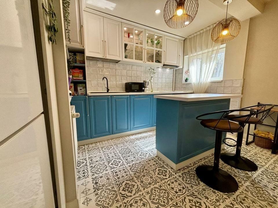 3 cam, Calea Victoriei, ultracentral - Poză 3