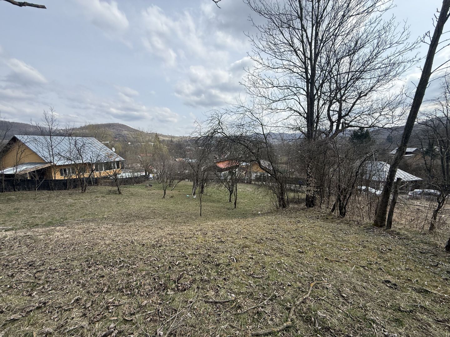 Teren 6040 mp la baza pădurii deschidere 40 ml - Poză 7