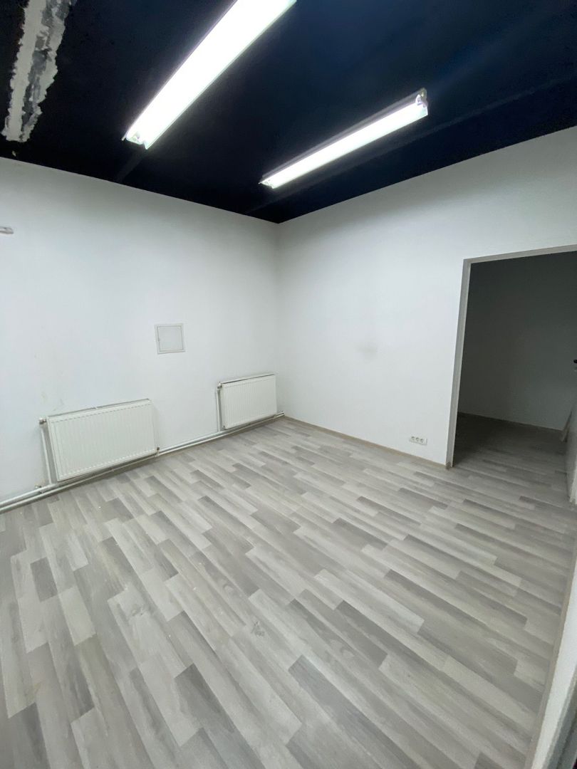 Spatiu comercial cu parcare - Poză 14