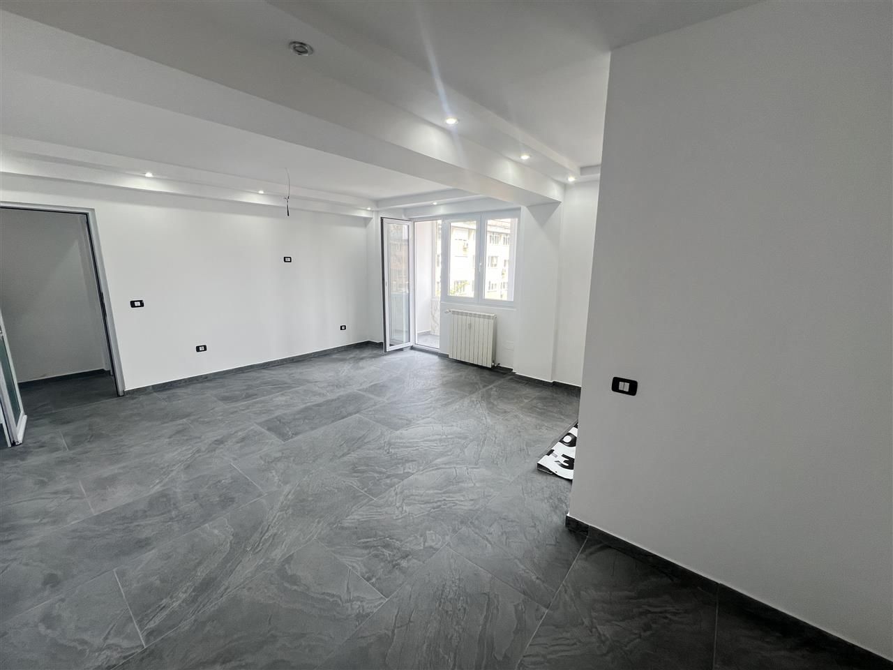 3 camere decomandat Ultracentral-Piata Victoriei  totul nou - Poză 3