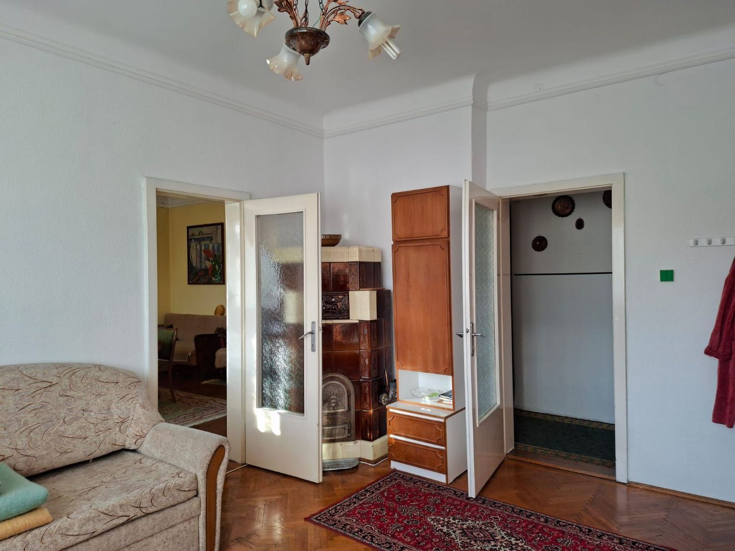Apartament cu 3 camere si garaj in zona centrală - Poză 8