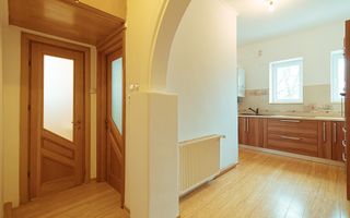 Ultracentral, apartament in casa, pretabil locuit si/sau birouri - Poză 4