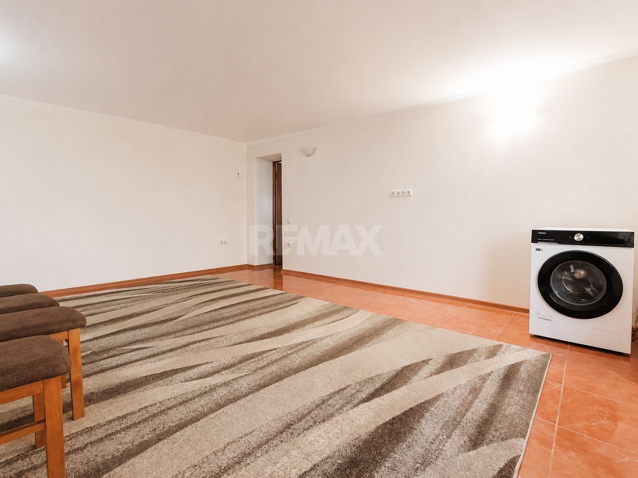 Casă 210 m² cu 5 dormitoare și teren 10 ari – Euroreparație | Drochia, str. Grigore Ureche - Poză 15