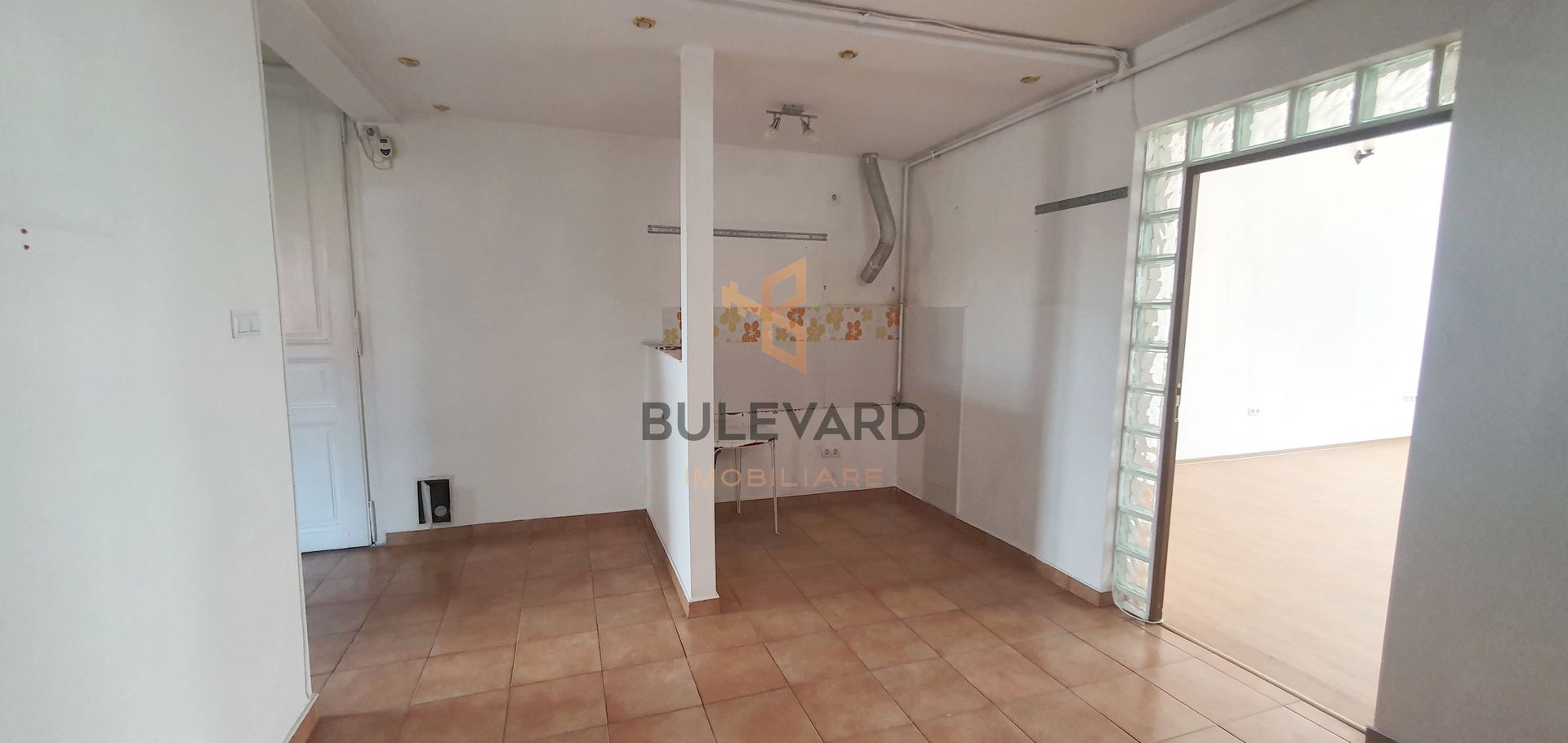 Apartament cu 3 camere, zona Centrala! - Poză 3