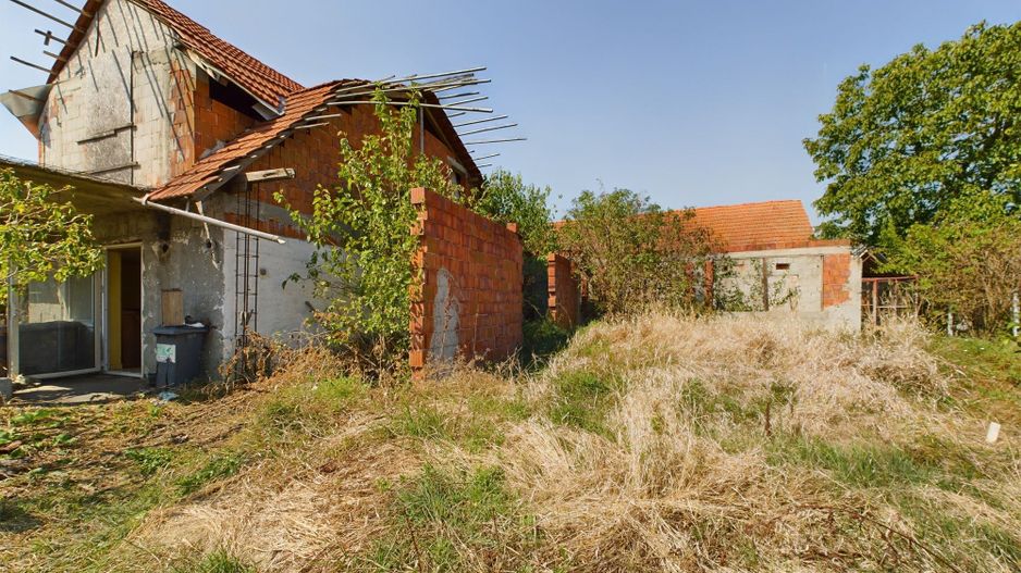 Oportunitate de investiţie, casă cu teren,  în Şuştra, Timiş - Poză 2