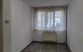 Apartament cu 3 camere, decomandat, parter, 2 balcoane- Zona Tudor - Poză 3