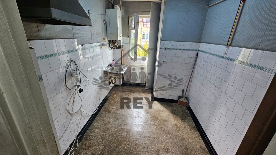 Ap 2 camere semidecomandat zona Bd. Mihai Viteazu/DE RENOVAT - Poză 7