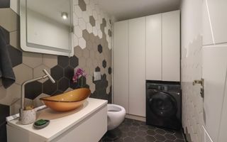 Apartament spatios cu balcon si terasa, complet mobilat, Europa! - Poză 12