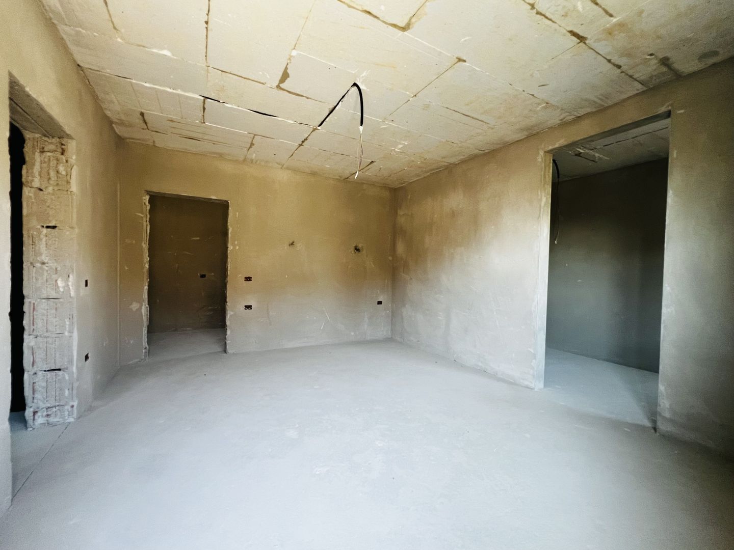 Duplex despărțit prin garaj Zona Centrala Dumbravita - Poză 1