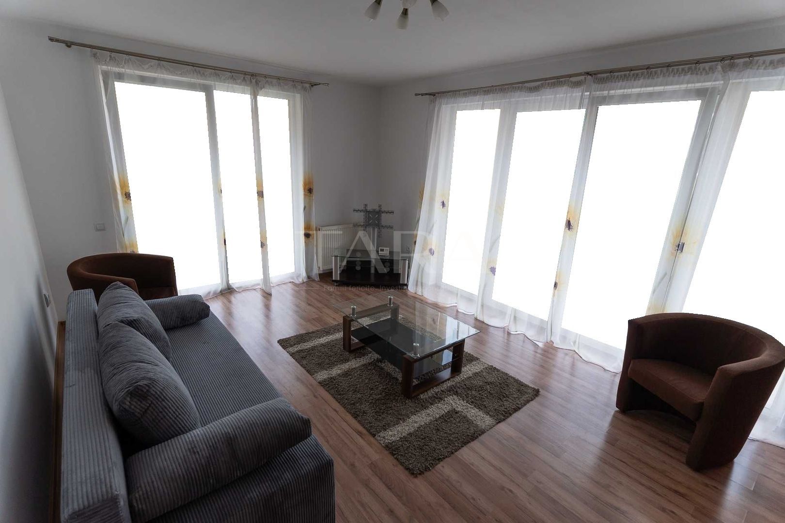 Apartament cu 2 camere și 2 terase în zona Eroilor. - Poză 1