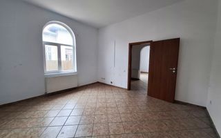 Casa cu 4 camere, zona Central - Poză 8