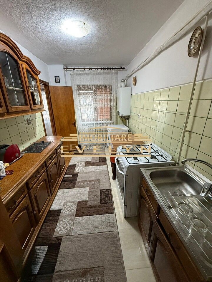 De vânzare apartament 3 camere – zona Pietonalul Transilvaniei (Piata Mare) - Poză 6