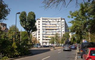 COMISION 0% - Garsoniera cu vedere spre Parcul Cismigiu - bloc Diham ( 1964)