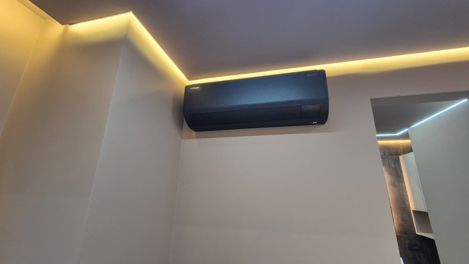 VILA NOUA | MOBILATA SI UTILATA | DAMAROAIA | LANGA PETROM CITY - Poză 8