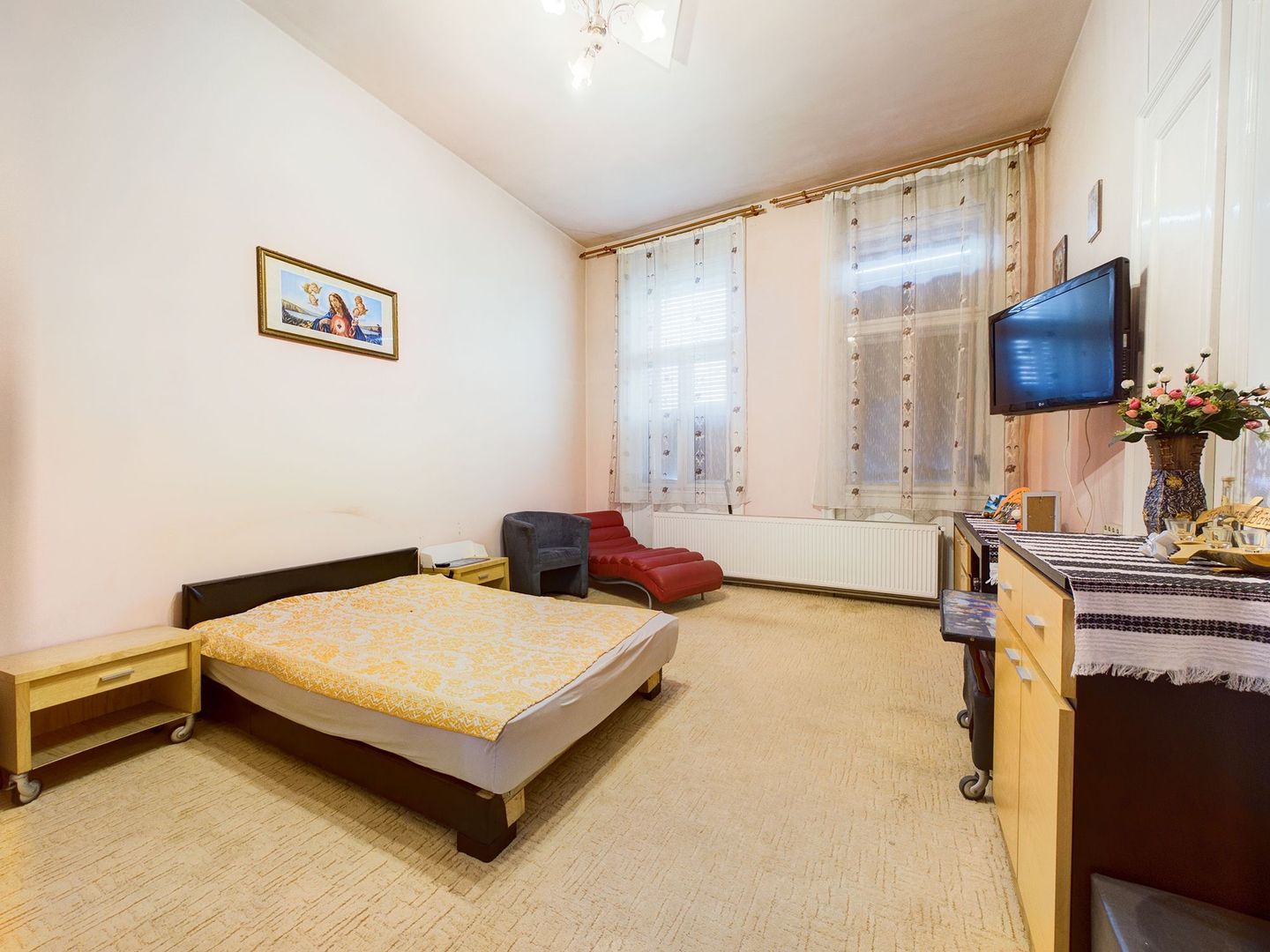 Casă de vânzare cu 8 camere zona Aradul Nou - Poză 1