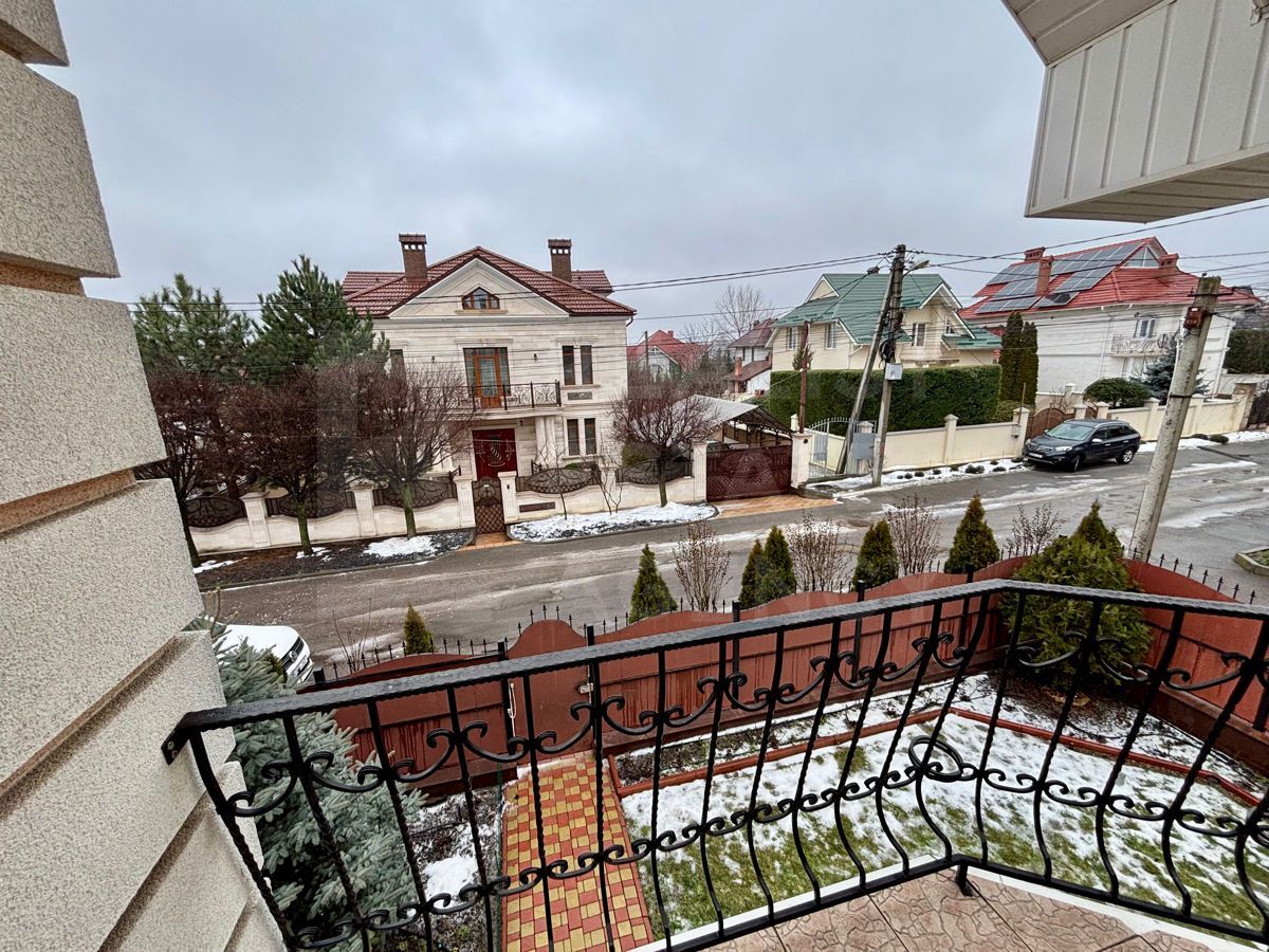 Chirie, casă, 3 camere, strada Sergiu Radautanu Codru - Poză 5