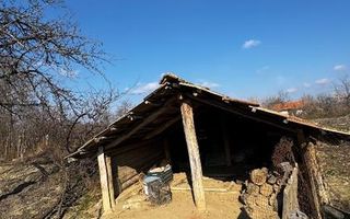 Casa locuibila la 39 km de Iasi, in Hermeziu, racordata la apa - Poză 8