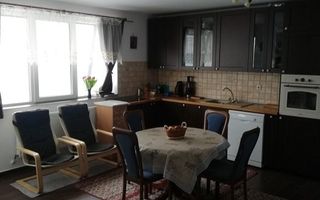 Apartament cu 3 camere de vânzare, zona Polus. - Poză 1