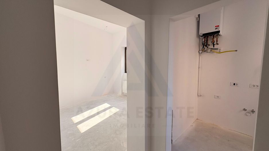 Garsonieră renovata 35 mp etaj 1 dispune de  pivnita in zona Centrala - Poză 1