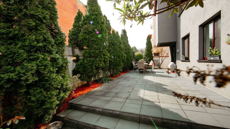 Vilă modernă  cu curte generoasă în Iancu Nicolae - Poză 30