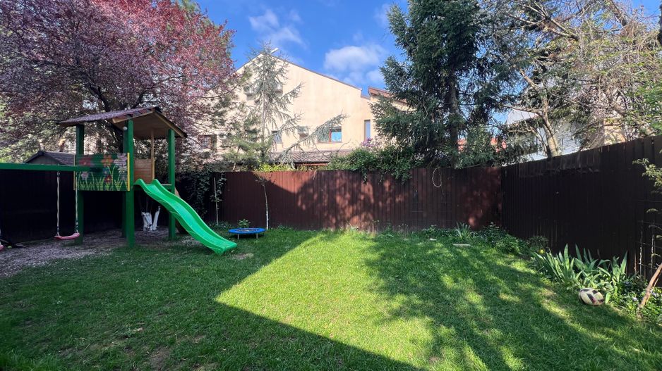 Casa cu 5 camere si garaj - la 100 ml distanta de lacul Grivita - Poză 1