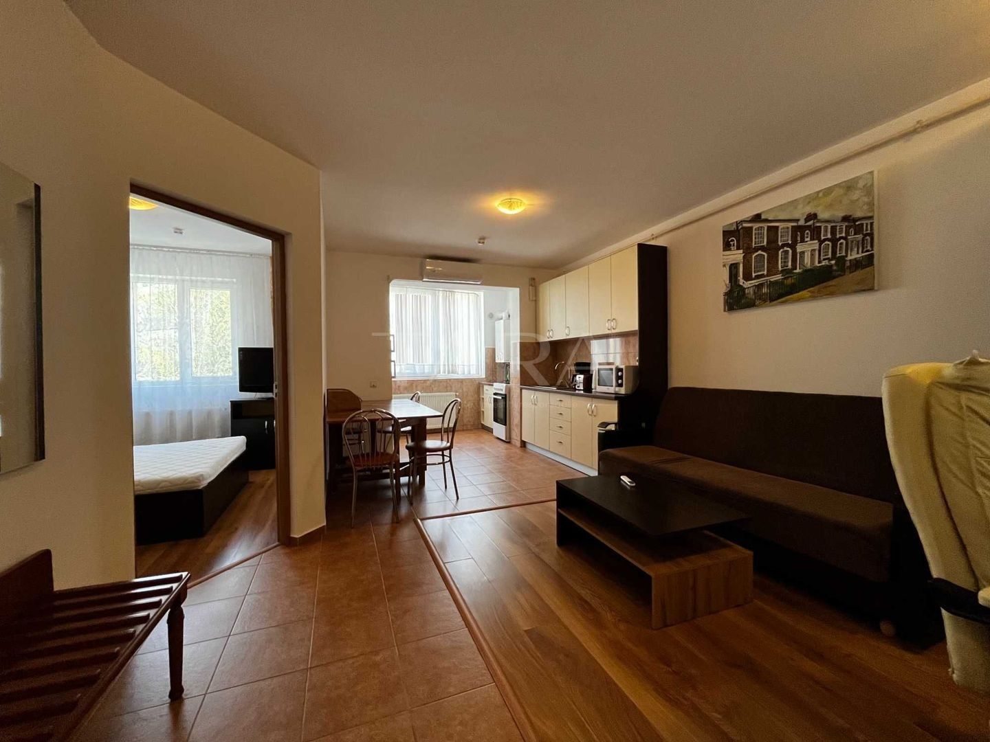 2 camere mobilat, parcare CF, zona Florilor Florești. - Poză 1