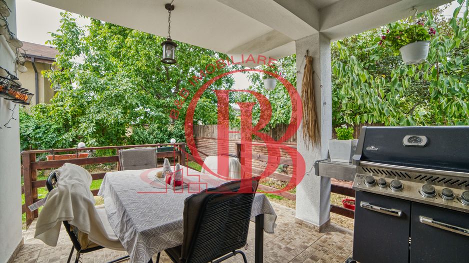 Casa complet mobilata 5 camere 3 bai curte generoasa - Poză 6