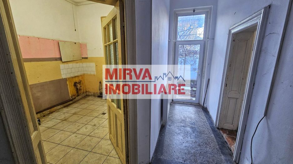 Casă cu arhitectură interbelică, 5 camere, teren 409 mp – Central - Poză 31