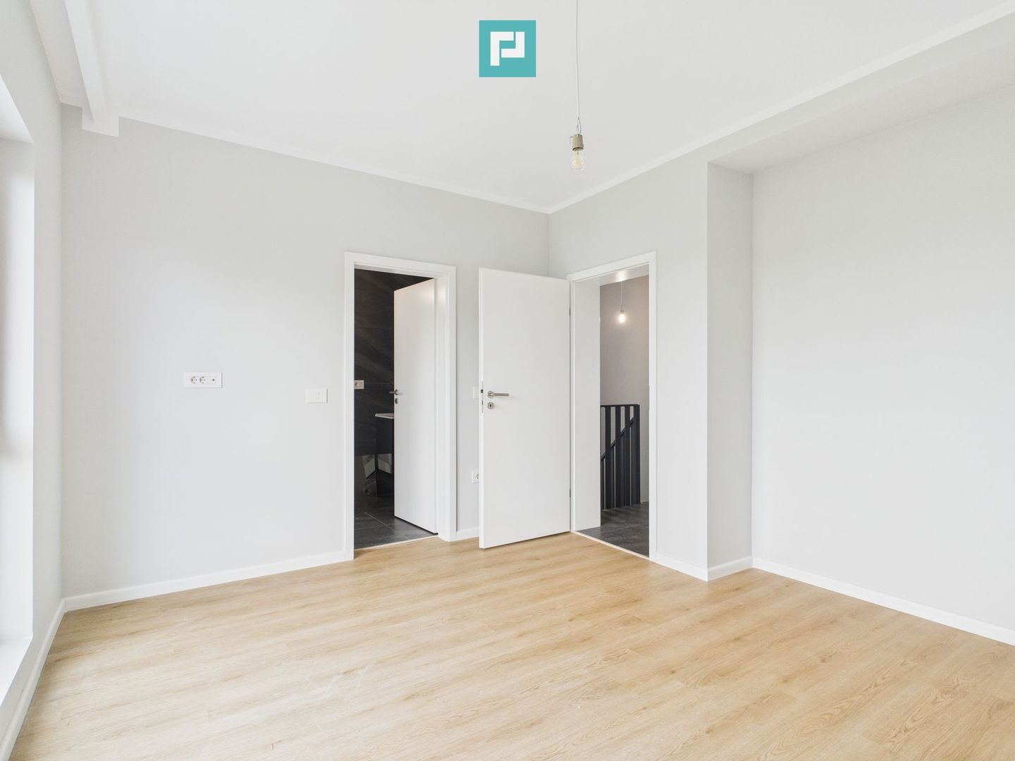 Casă Nouă si Modernă în  Remetea Mare - Poză 19