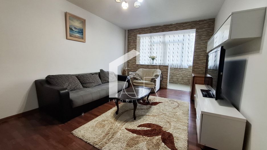 Apartament cu 3 camere, decomandat, zona Republicii - Poză 1