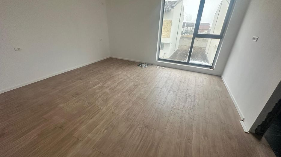 CASA TIP DUPLEX, 4 CAMERE, TOATE UTILITATILE, TEREN 245 MP, COMIS 0% - Poză 8