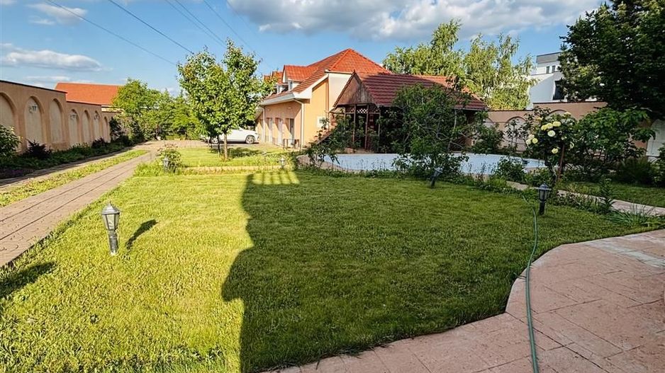 VILA CU 14 CAMERE SI 3405 MP TEREN IN SANMARTIN - Poză 3