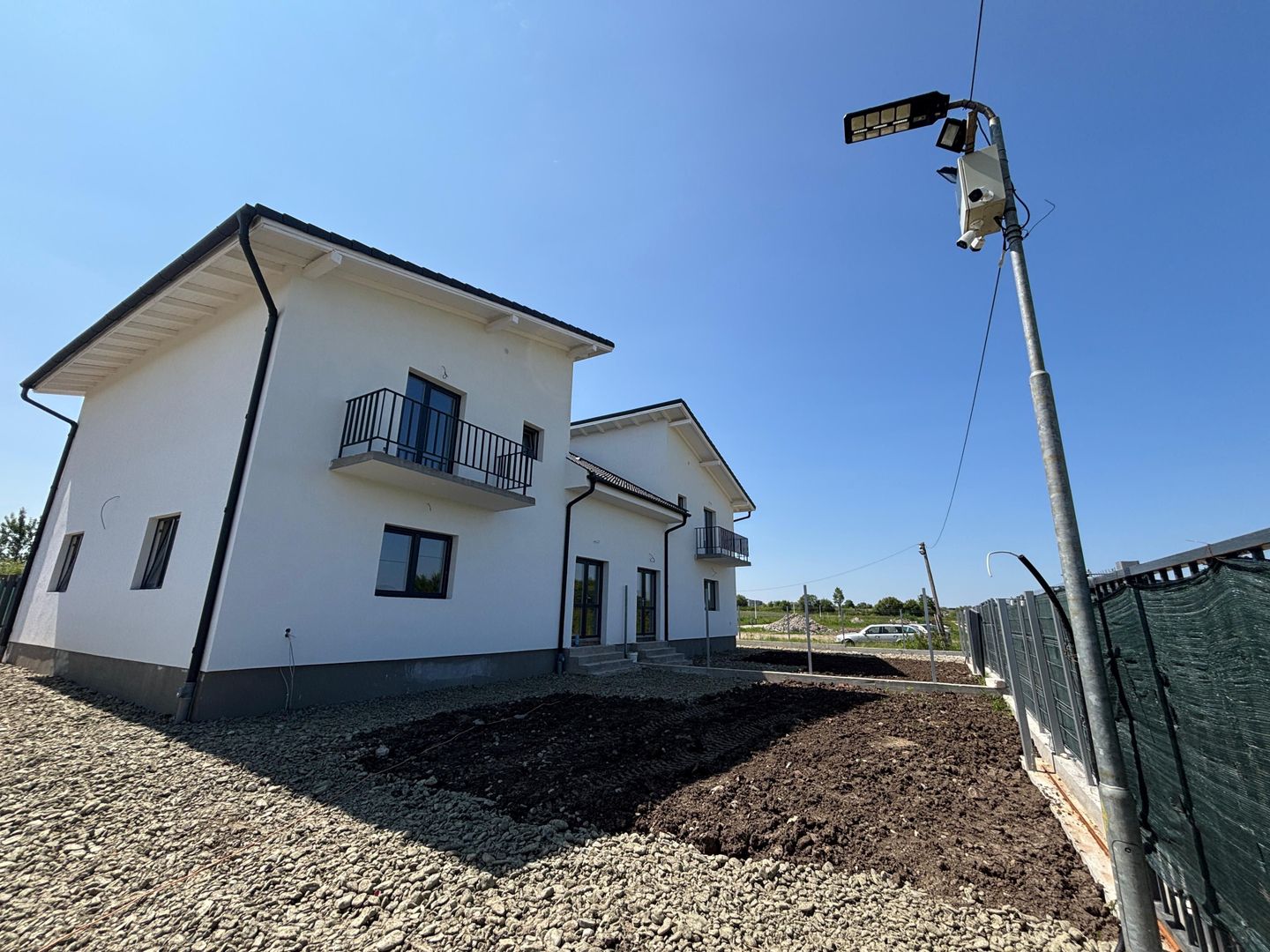 Viața la casă, liniște și munți la orizont – Duplexuri noi în Mohu - Poză 16