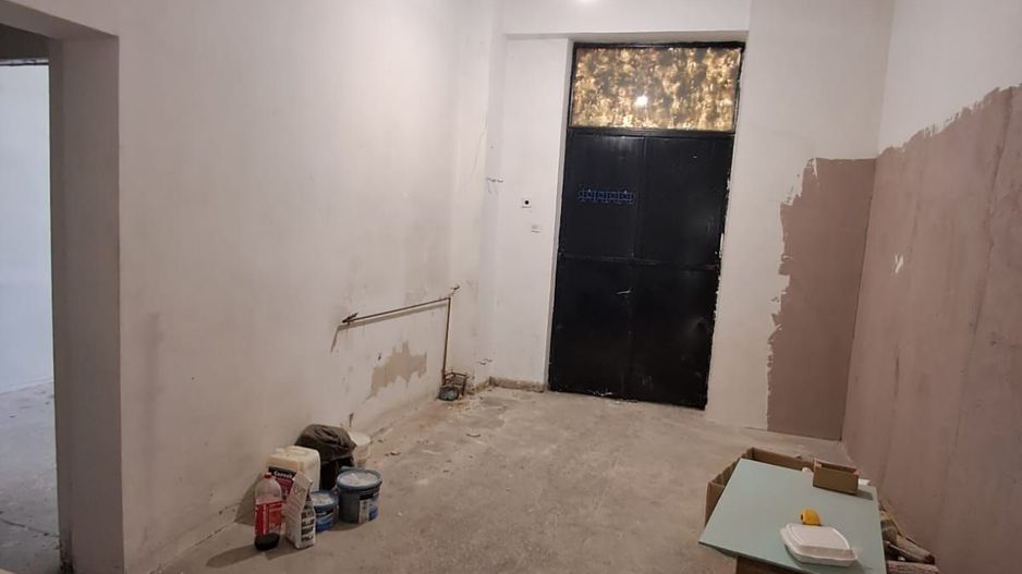 Spatiu comercial vitrina de 20 M - Metrou Eroii Revolutiei S143 - Poză 12