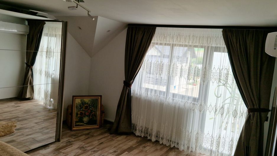 SE VINDE | Casa generoasă în Camirzani | Suceava - Poză 12