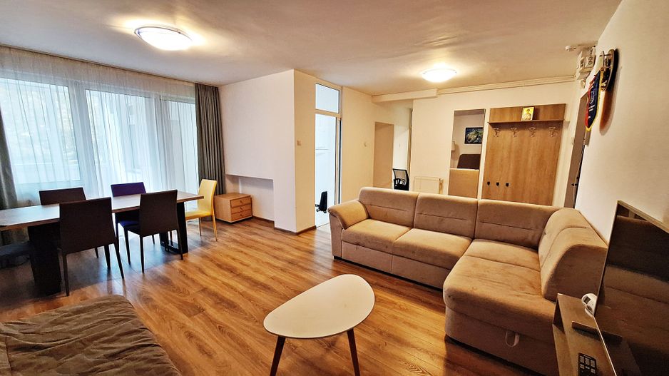 Centrul Civic, aproape de AFI, 3 camere recent renovate/mobilate, 165000 euro - Poză 1
