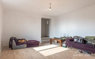 Casă spațioasă cu potențial de renovare și personalizare, în Viișoara - Poză 12