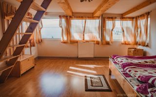 Exclusivitate - casa rustica, priveliste deosebita, 45 km de Brasov - Poză 7