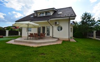 Vilă splendidă cu grădină extinsă și facilități moderne - Poză 7
