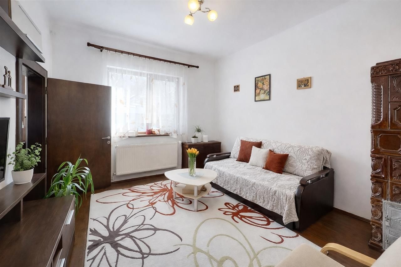In cadru de poveste, pe 1.800 mp teren, Sacele, Brasov - Poză 2