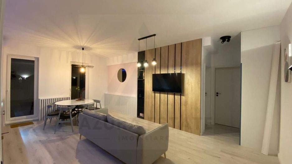 Apartament modern 3 camere balcon 5 mp utili si parcare zona Centrala - Poză 2