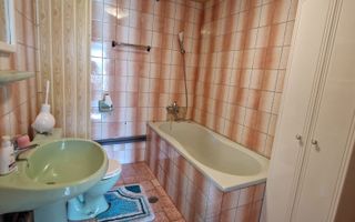 SE VINDE -proprietate cu posibilitati multiple în Fălticeni - Poză 15