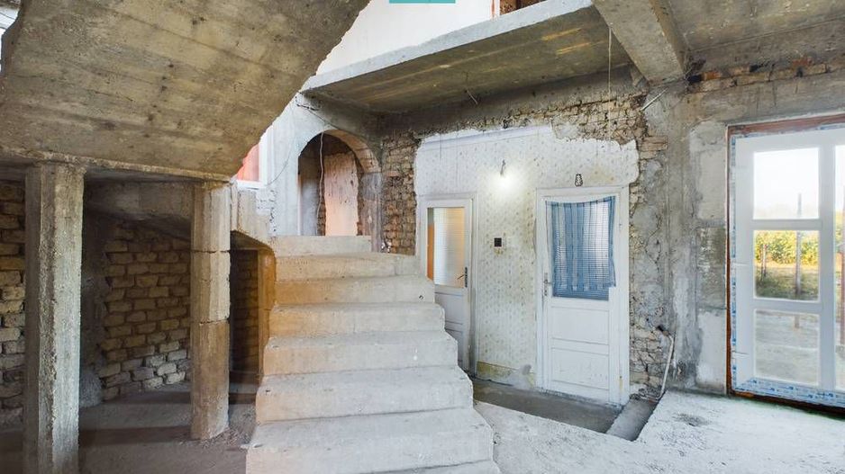 Casă/vilă cu 6 camere în Curtici - Poză 8