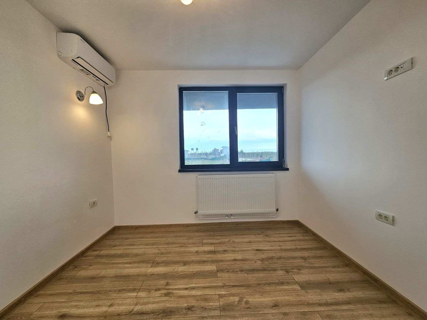 Apartament cu 3 camere de vanzare Ovidiu Constanta parcare inclusa - Poză 4
