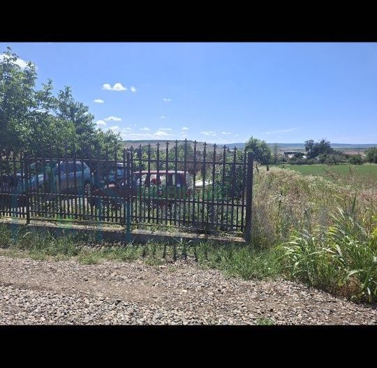 Teren intravilan de 1800 mp în Iași, zona Lețcani - Poză 3