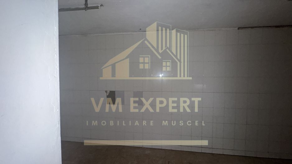 SPATIU COMERCIAL CAMPULUNG ZONA CENTRALA - Poză 11