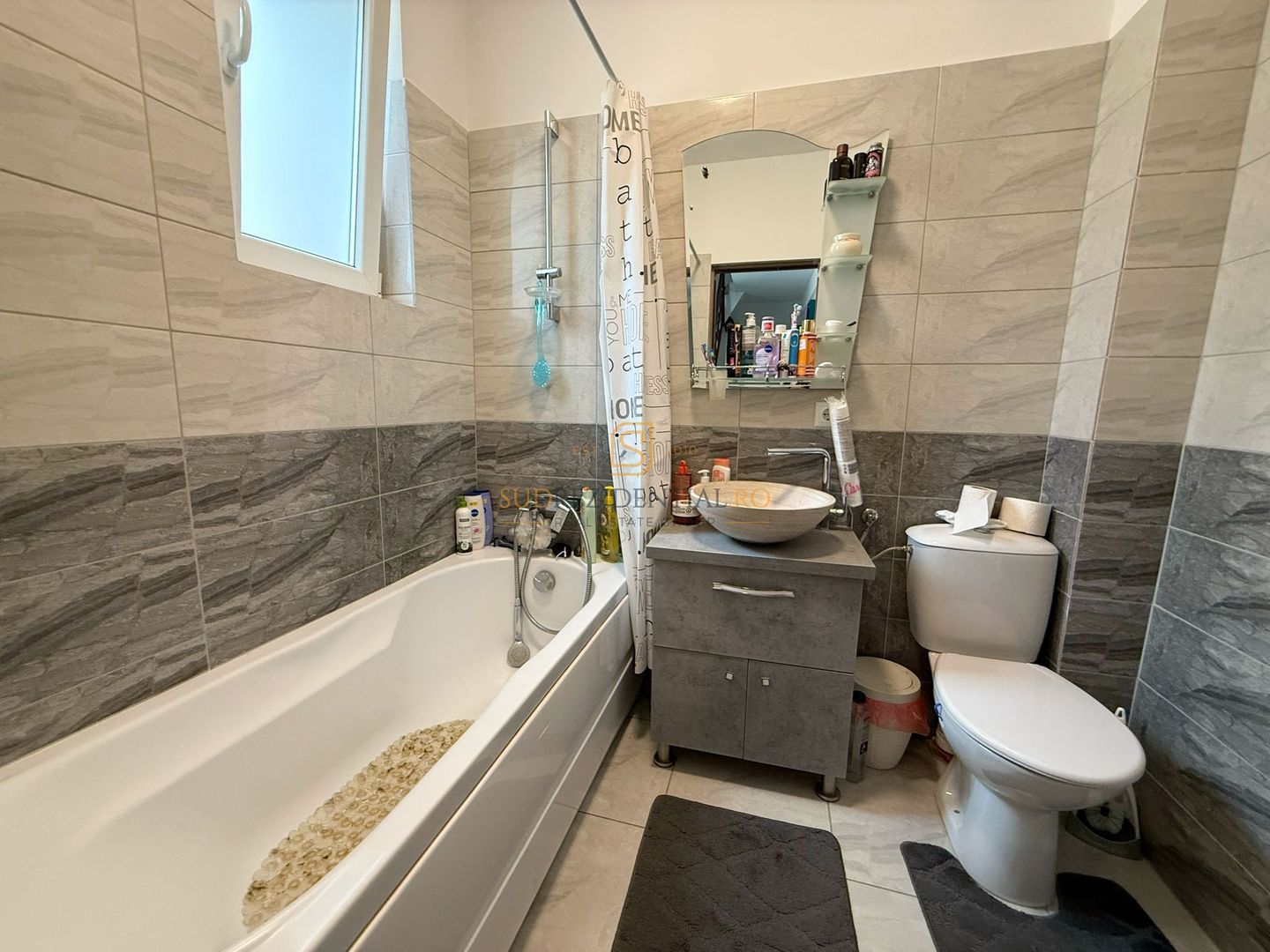 Vila insiruita mobilata si utilata / 4 camere/ 3 Bai / Curte proprie - Poză 14