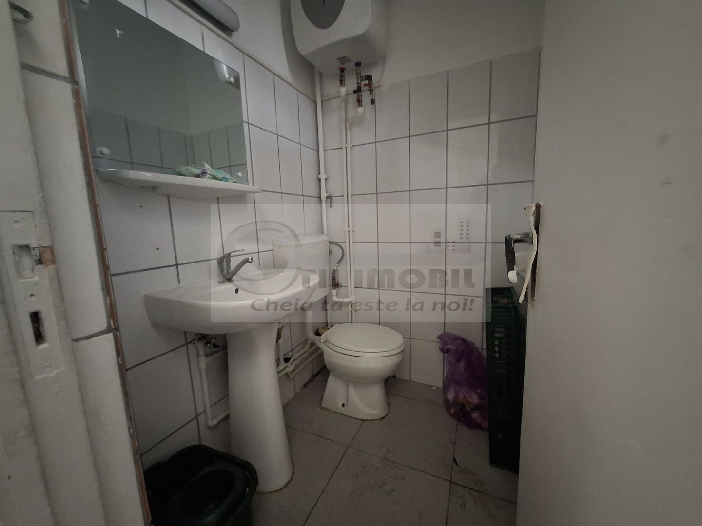 Spatiu comercial, 21 mp, Piata Cug, liber, pretabil orice afacere - Poză 6