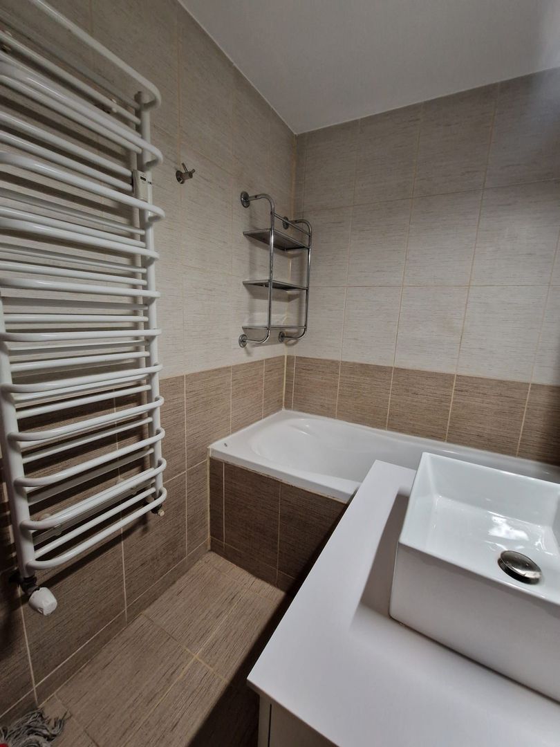 Vanzare 2 Camere Ready-To-Move Unirii - Mircea Voda - Bloc Monolit 2002 - Poză 3