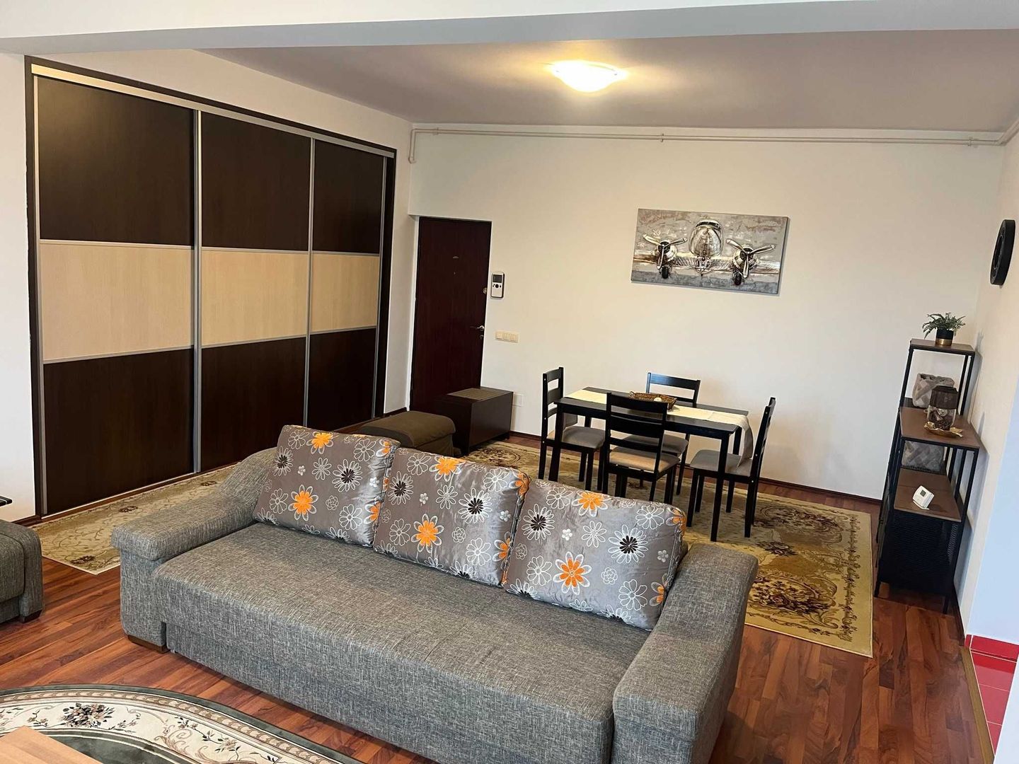 Apartament 2 cam mobilat, bloc 2011, suprafata utila 76mp - Poză 3